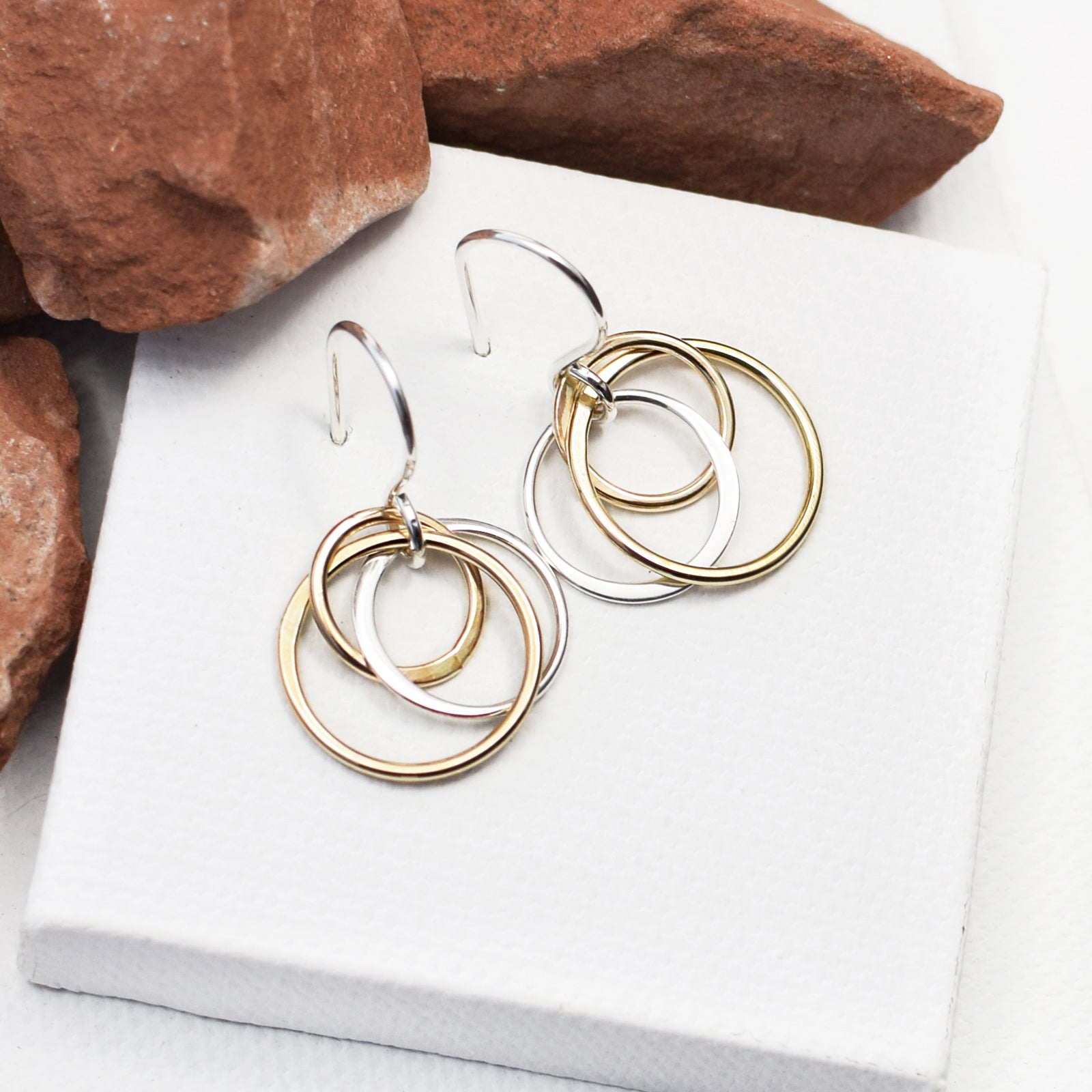 two tone interlinked circle earrings
