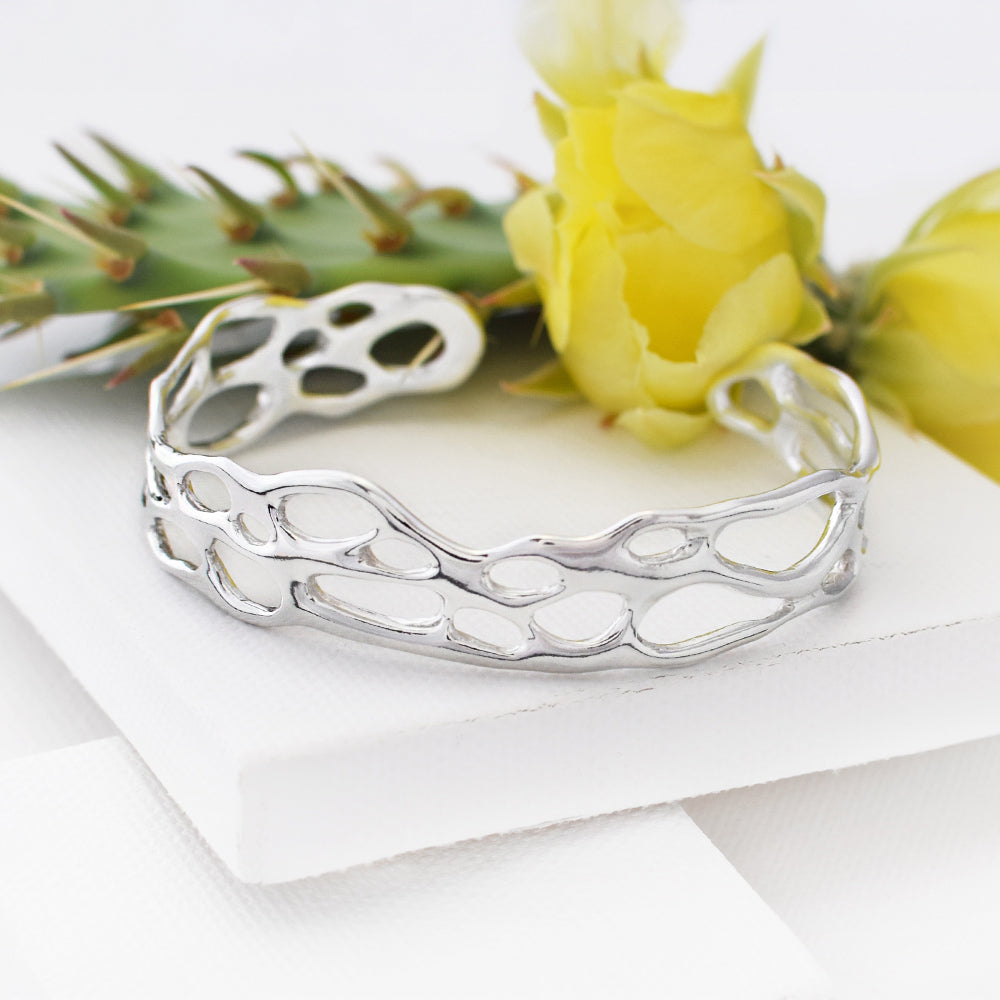 Aketch slender bracelet